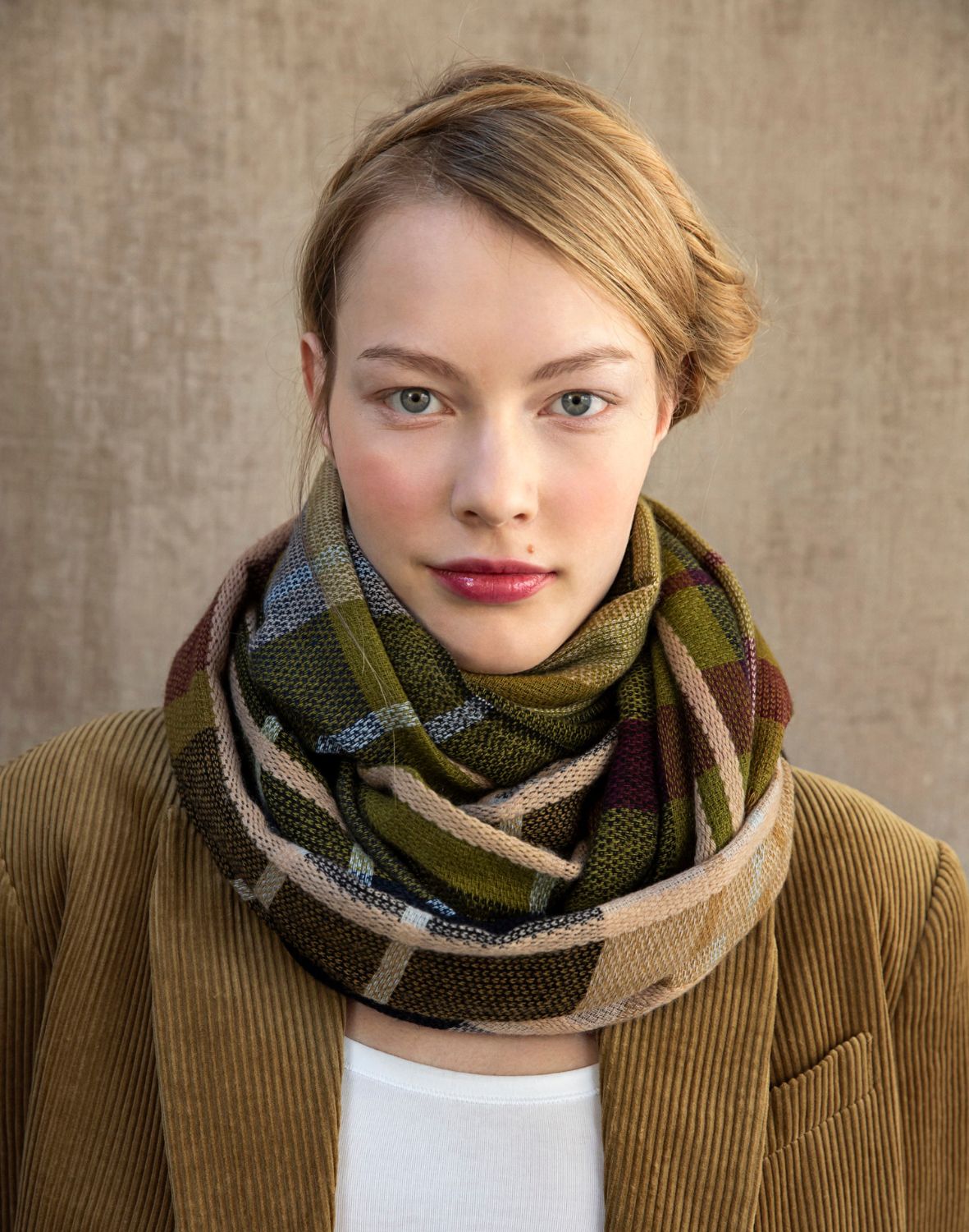 24.2 JOSEPHINE KAKI